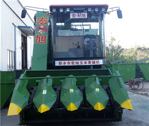 玉米收獲機